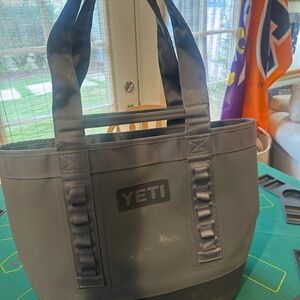 YETI Charcoal Carryall Tote- Camino 35